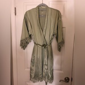 Sioro Green Robe
